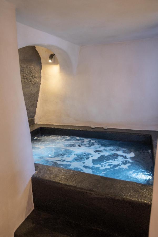 Appartement One Of One - Altheda à Oia  Extérieur photo